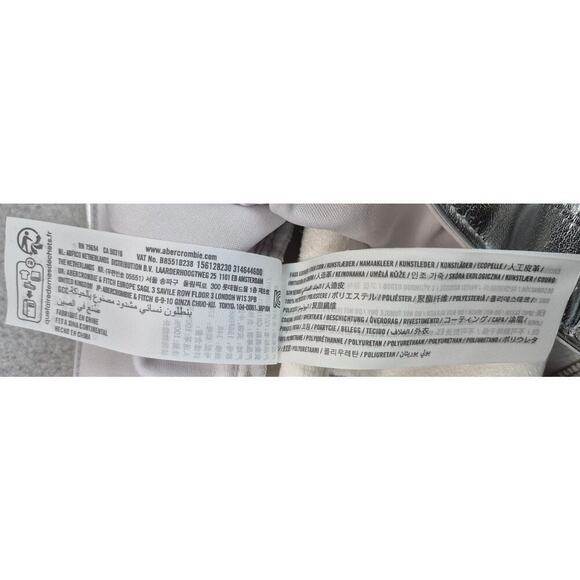 NWT Abercrombie & Fitch 90s Straight Curve Love Silver Vegan Leather Jeans 18 - Picture 5 of 5